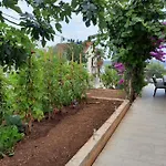 Half Of House To Rent - Family Zelenika Апартаменты *
