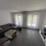 Half Of House To Rent - Family Zelenika