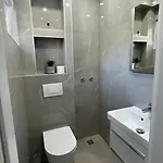 Half Of House To Rent - Family Zelenika Апартаменты