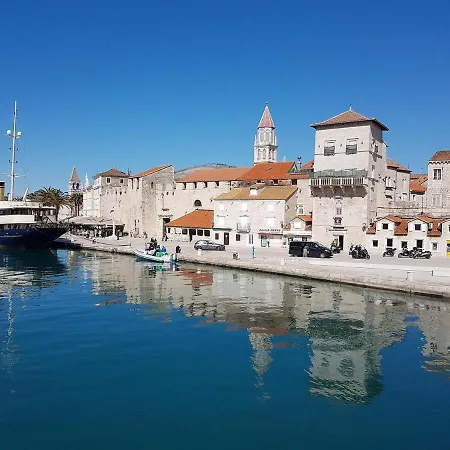 Half Of House To Rent - Family Zelenika Trogir