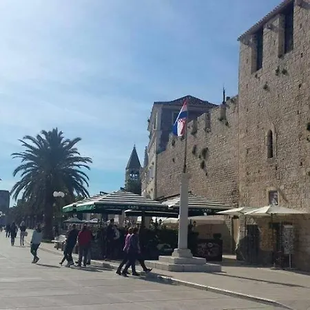 Half Of House To Rent - Family Zelenika Apartment *