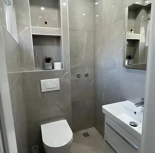 Half Of House To Rent - Family Zelenika Appartement