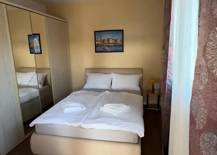 Half Of House To Rent - Family Zelenika