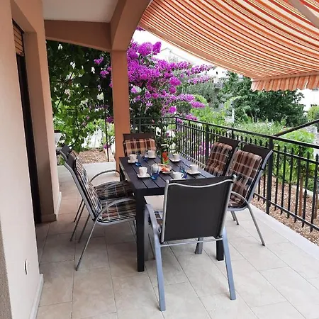 Half Of House To Rent - Family Zelenika