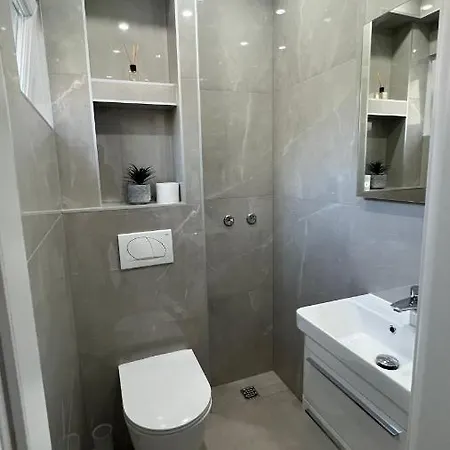 Half Of House To Rent - Family Zelenika Διαμέρισμα