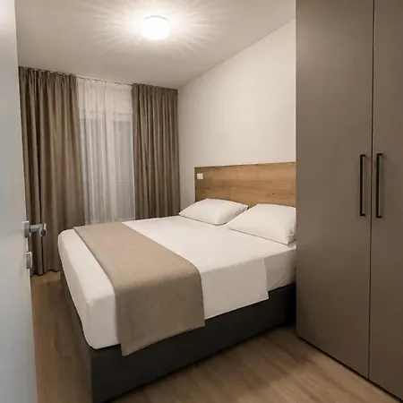 Διαμέρισμα Half Of House To Rent - Family Zelenika